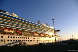 Star Princess docked at Victoria (2).jpg