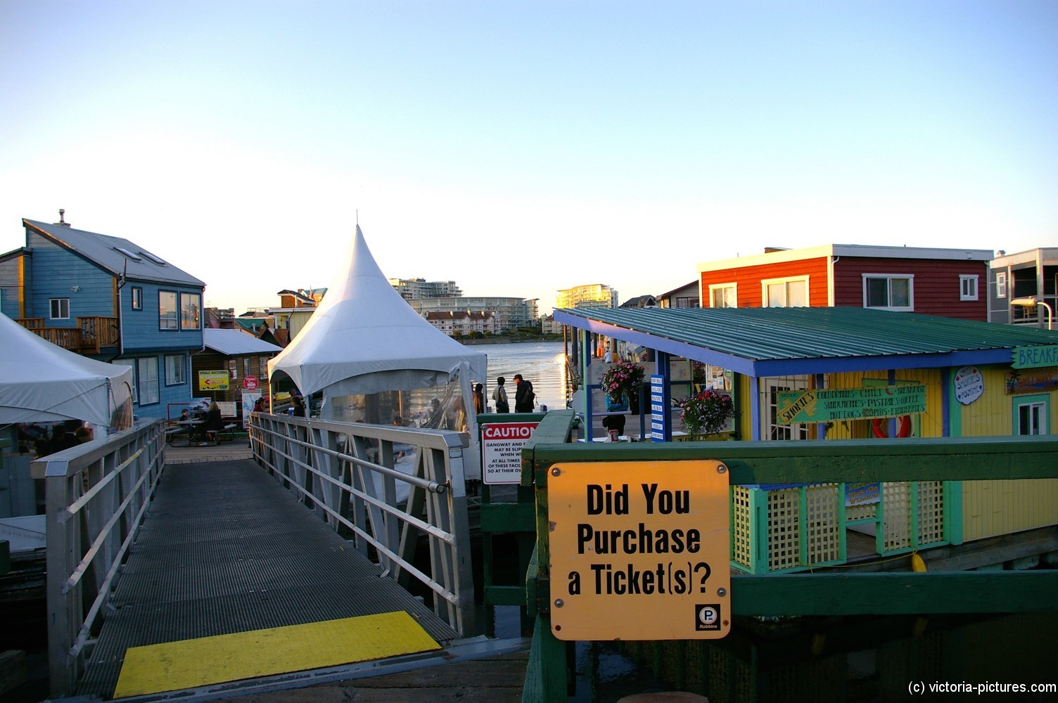 Entrance into Fisherman's Wharf in Victoria.jpg
