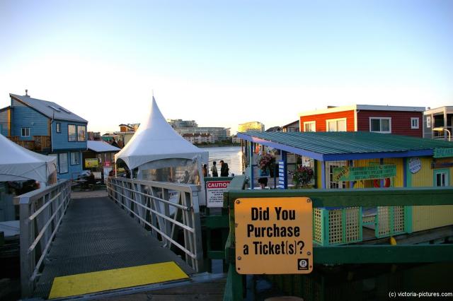Entrance into Fisherman's Wharf in Victoria.jpg