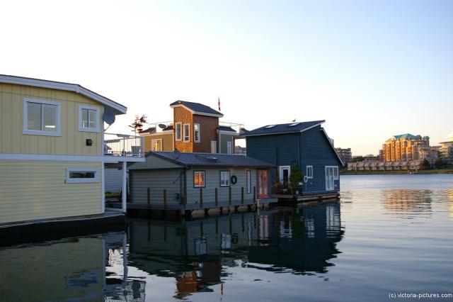 Several floating houses at Victoria Fisherman's Wharf in Canada.jpg