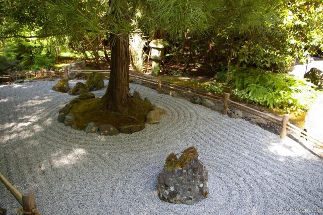Sandy garden area of the Japanese Garden in Butchart Gardens.jpg