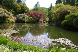 Sunken Garden pond area within the Butchart Gardens.jpg