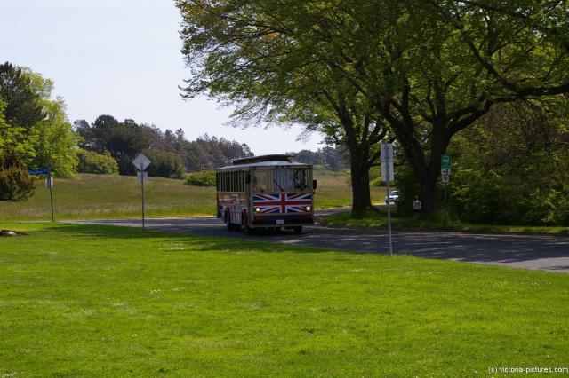 British flag tour bus at Mile 0 Park in Victoria.jpg